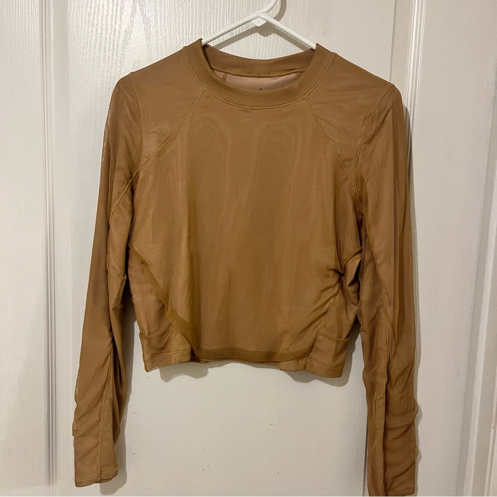 ALO Yoga Women's Long Sleeve Crop Top in Camel Brown